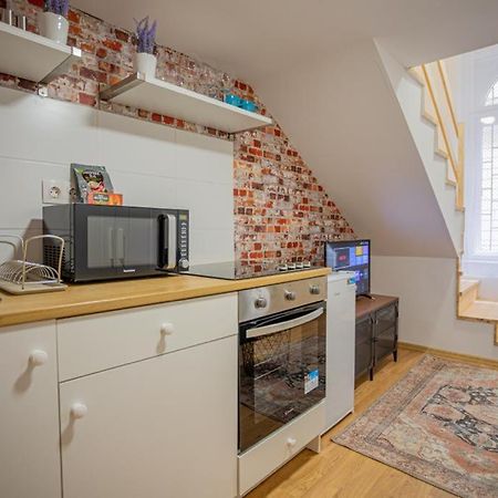 Cosy Gallery Flat In Akacfa St. Budapest Luaran gambar