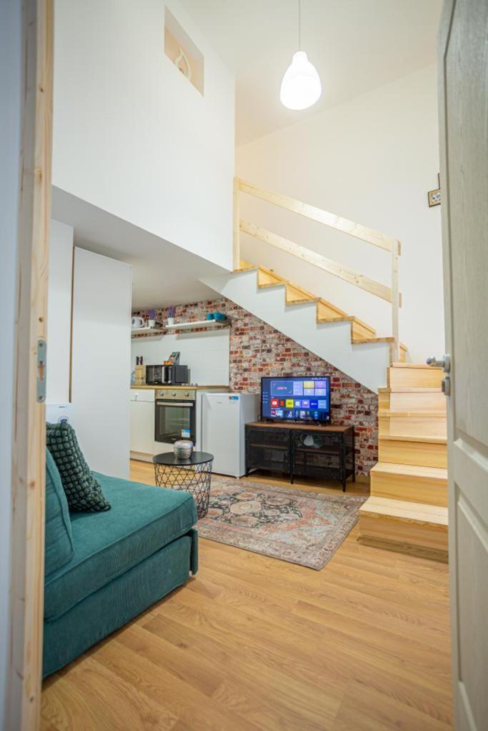 Cosy Gallery Flat In Akacfa St. Budapest Luaran gambar