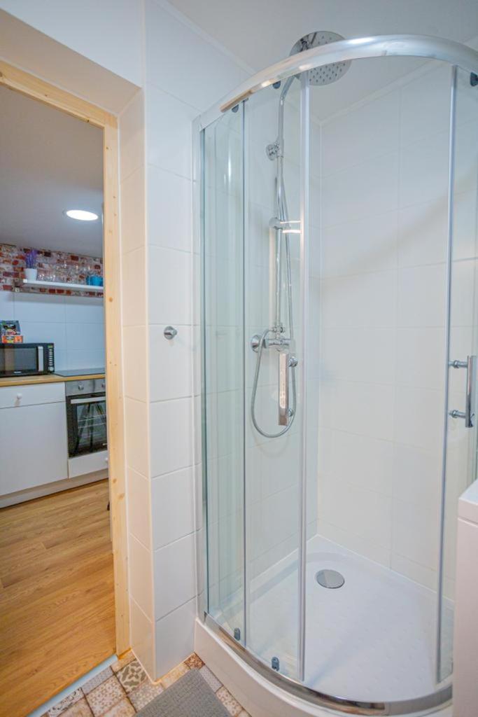 Cosy Gallery Flat In Akacfa St. Budapest Luaran gambar